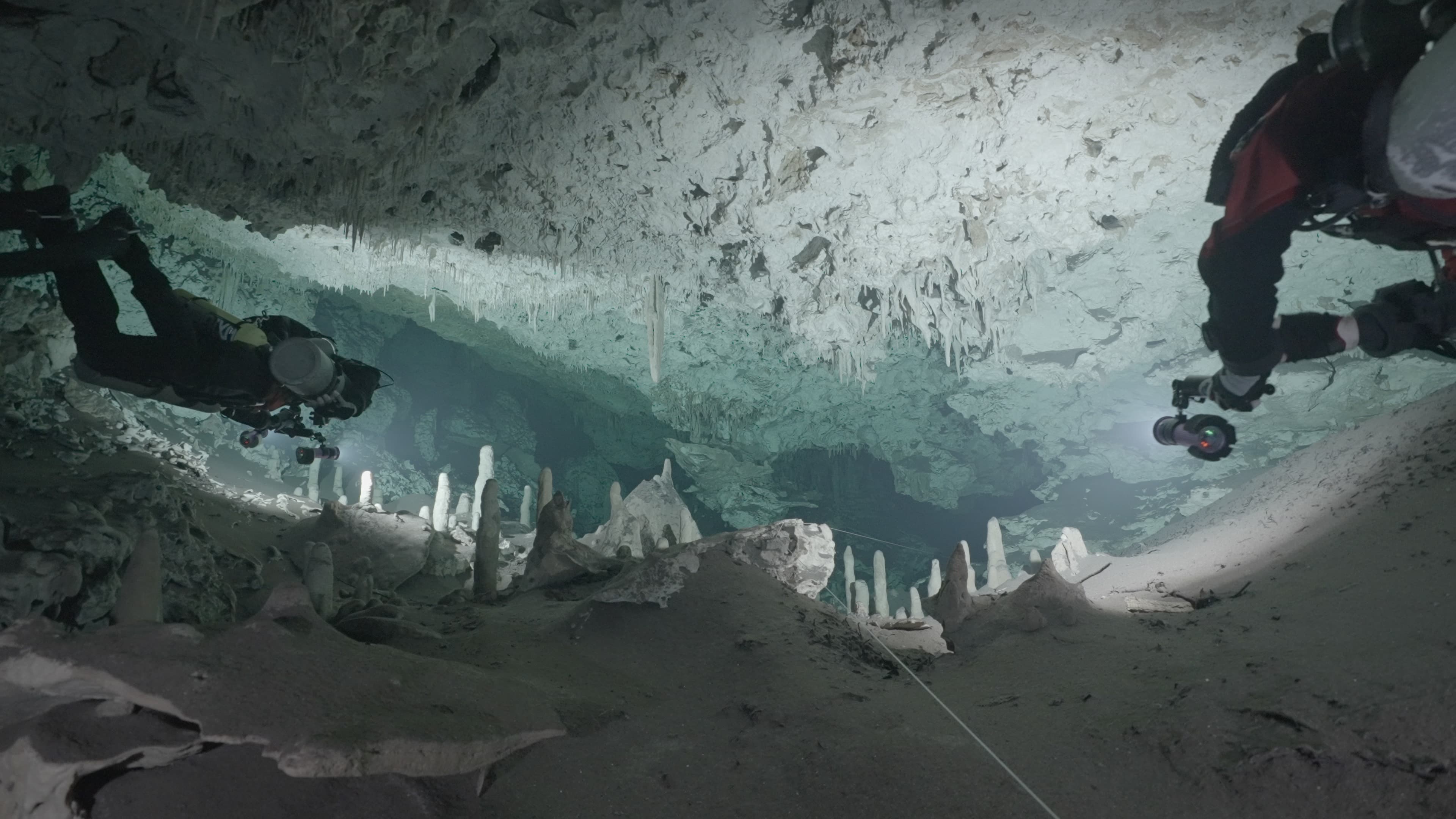 El Laberinto Subterráneo de Sian Ka'an: Una Última Frontera de Exploración y Conservación
