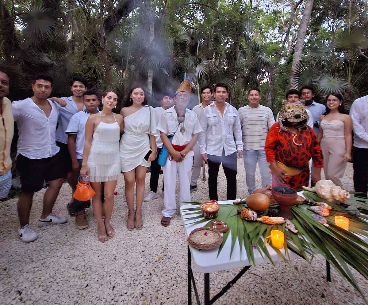 Naia UHM Luxury Glow bendice su nueva obra  con un ritual ancestral