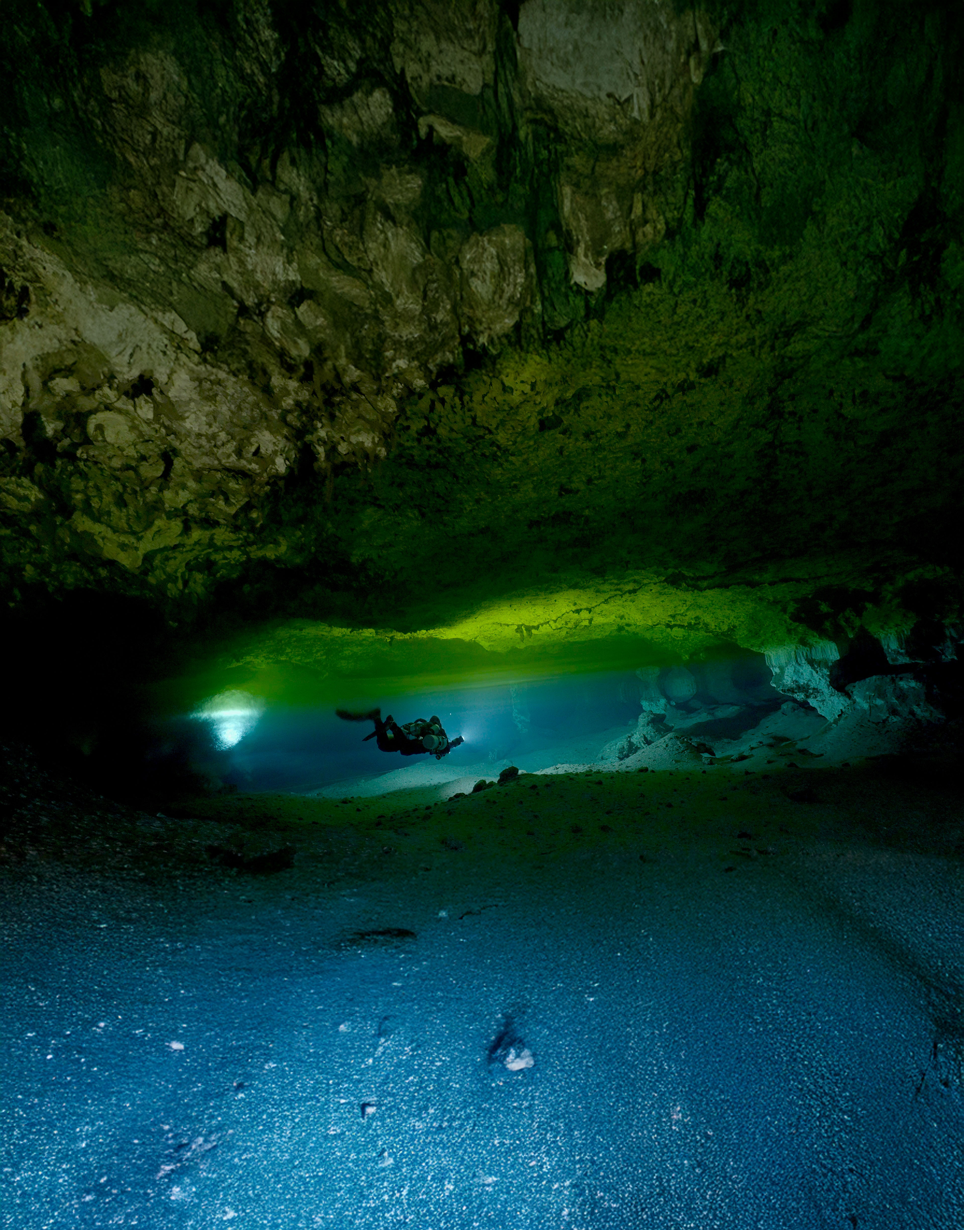 El Laberinto Subterráneo de Sian Ka'an: Una Última Frontera de Exploración y Conservación