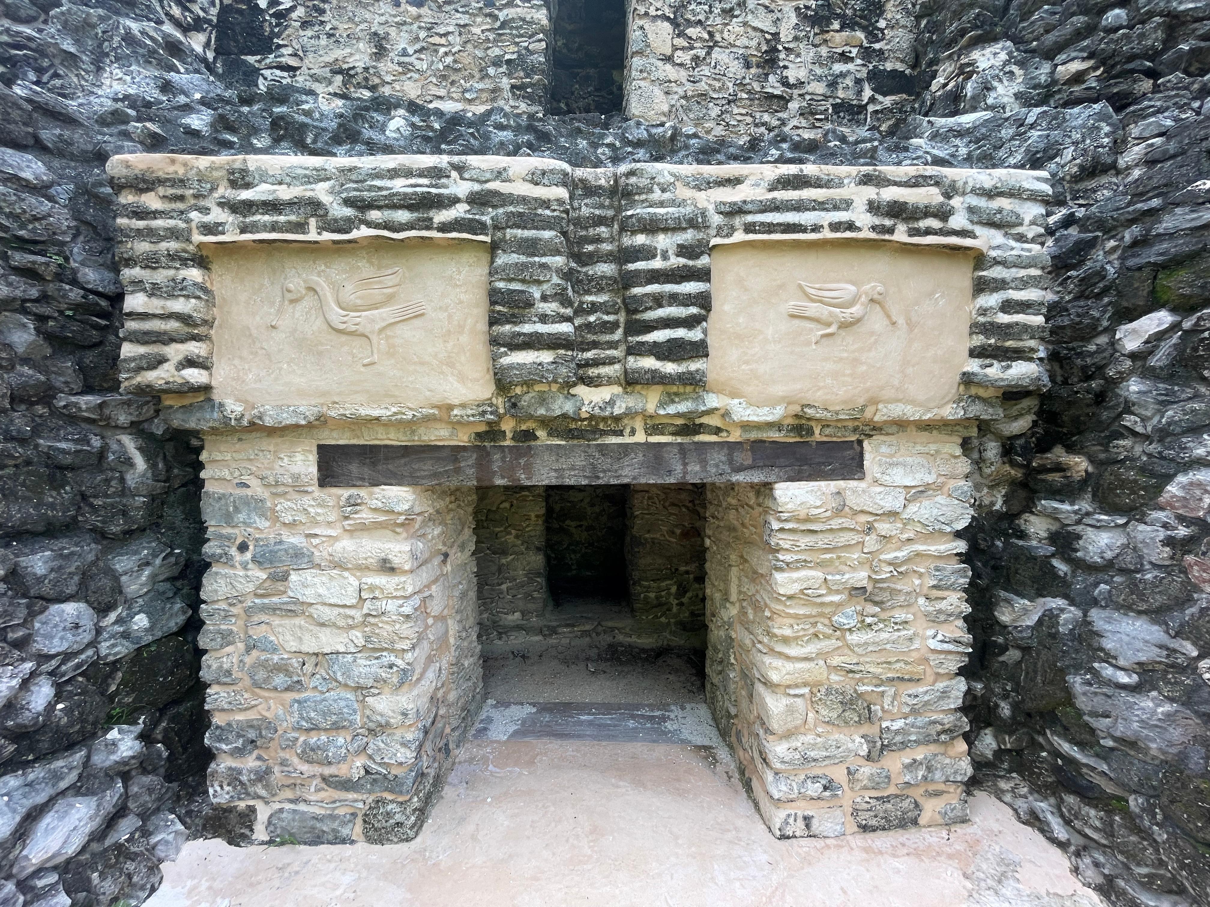 Muyil, Un Sitio a las Puertas del Cielo: en la Biosfera Sian Ka'an