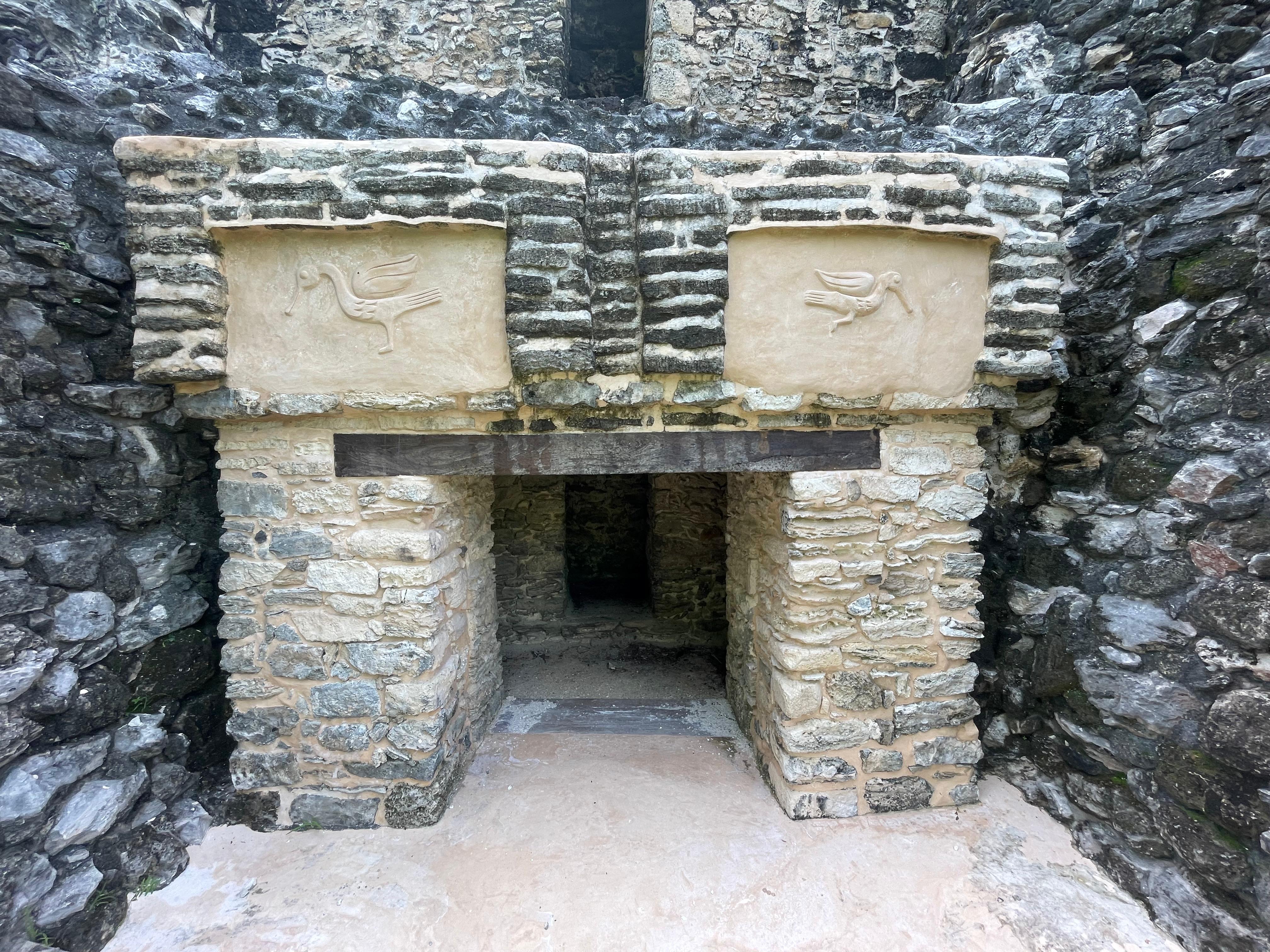 Muyil, Un Sitio a las Puertas del Cielo: en la Biosfera Sian Ka'an