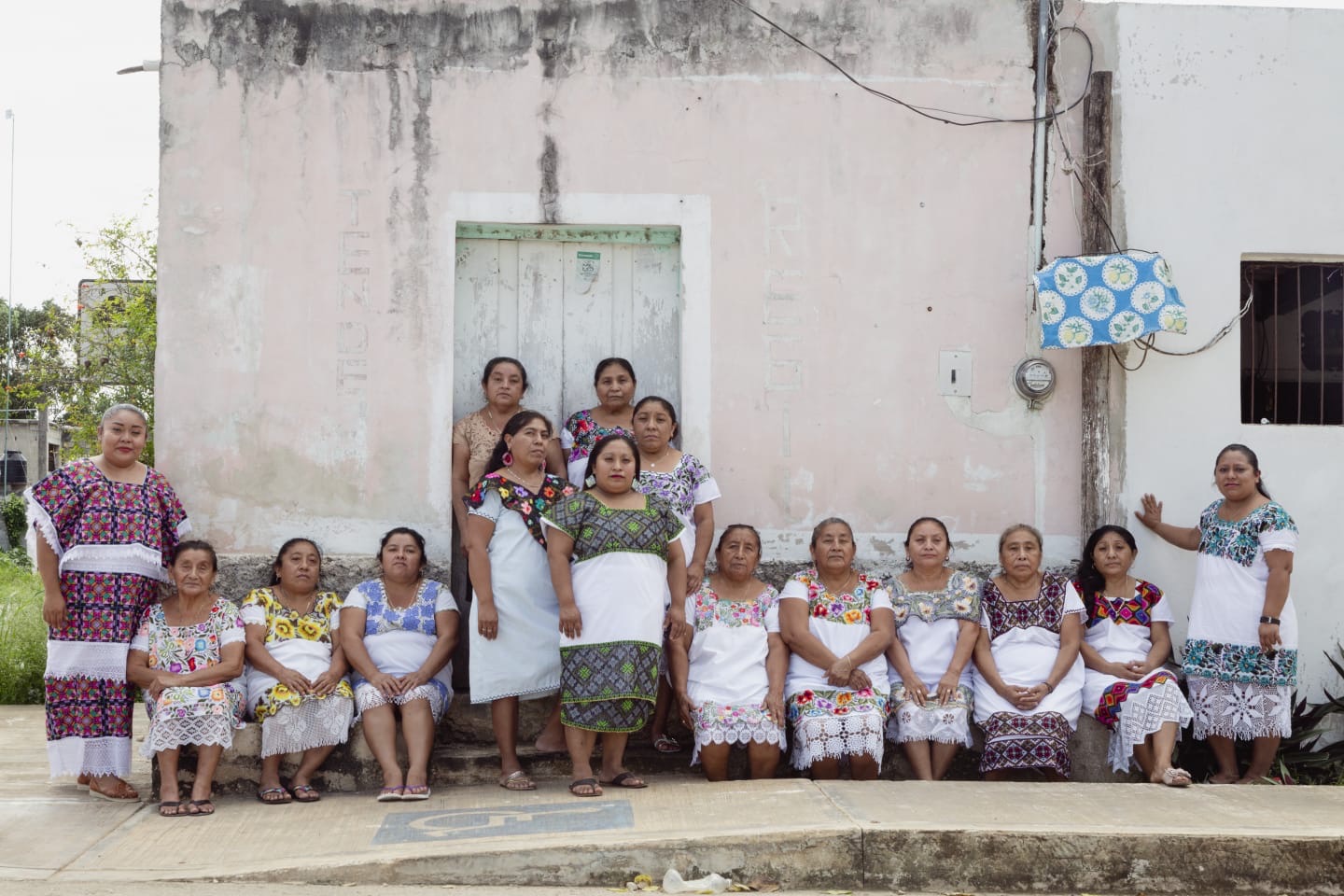Tejemos el Pasado con Un Hilo de Sueños.