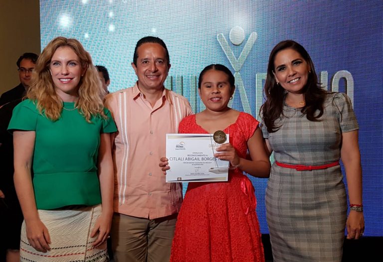 Nadando Reafirmo mi Papel en el Mundo.