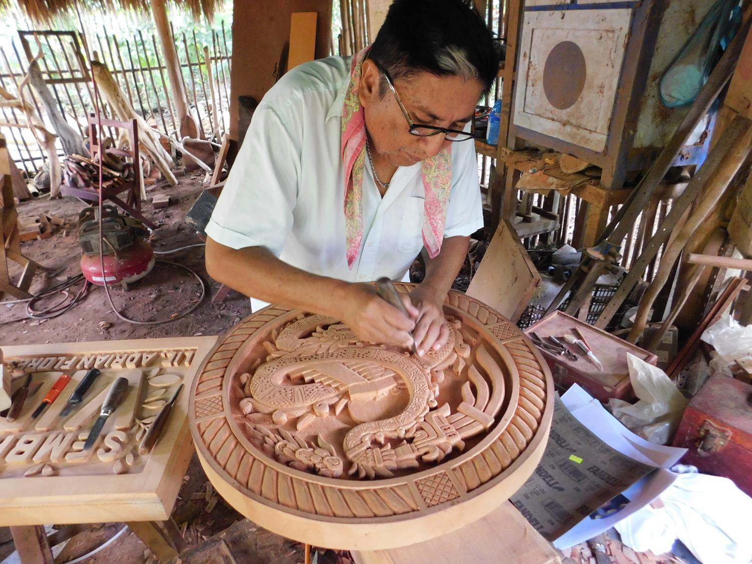 Latidos en Madera: el arte de Don Juan Cima | Hola Tulum