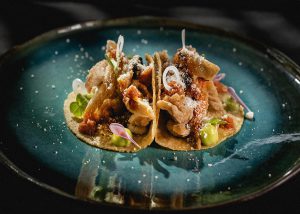 Mía Tulum presenta un menú de cenas renovado y selecto a cargo del chef Maximiliano Sola - Hola Tulum
