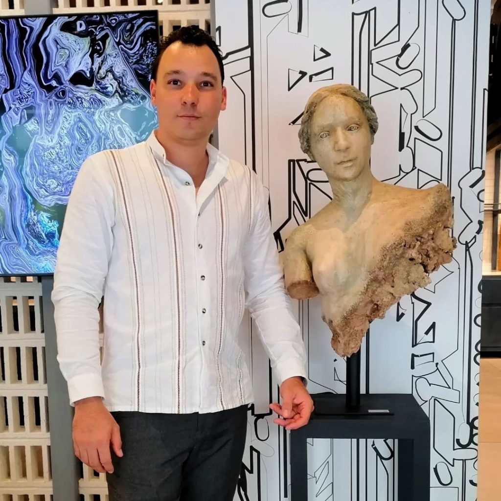 El pasado 20 de septiembre, a las 9:30 am, se llevó a cabo una rueda de prensa en el Hotel Aloft Tulum para dar a conocer su próximo evento, que busca recaudar fondos económicos para equipar los Puntos Violeta, a cargo del Instituto de las Mujeres de Solidaridad, quienes se ocupan de atender a mujeres y familias que se encuentran vulnerables.