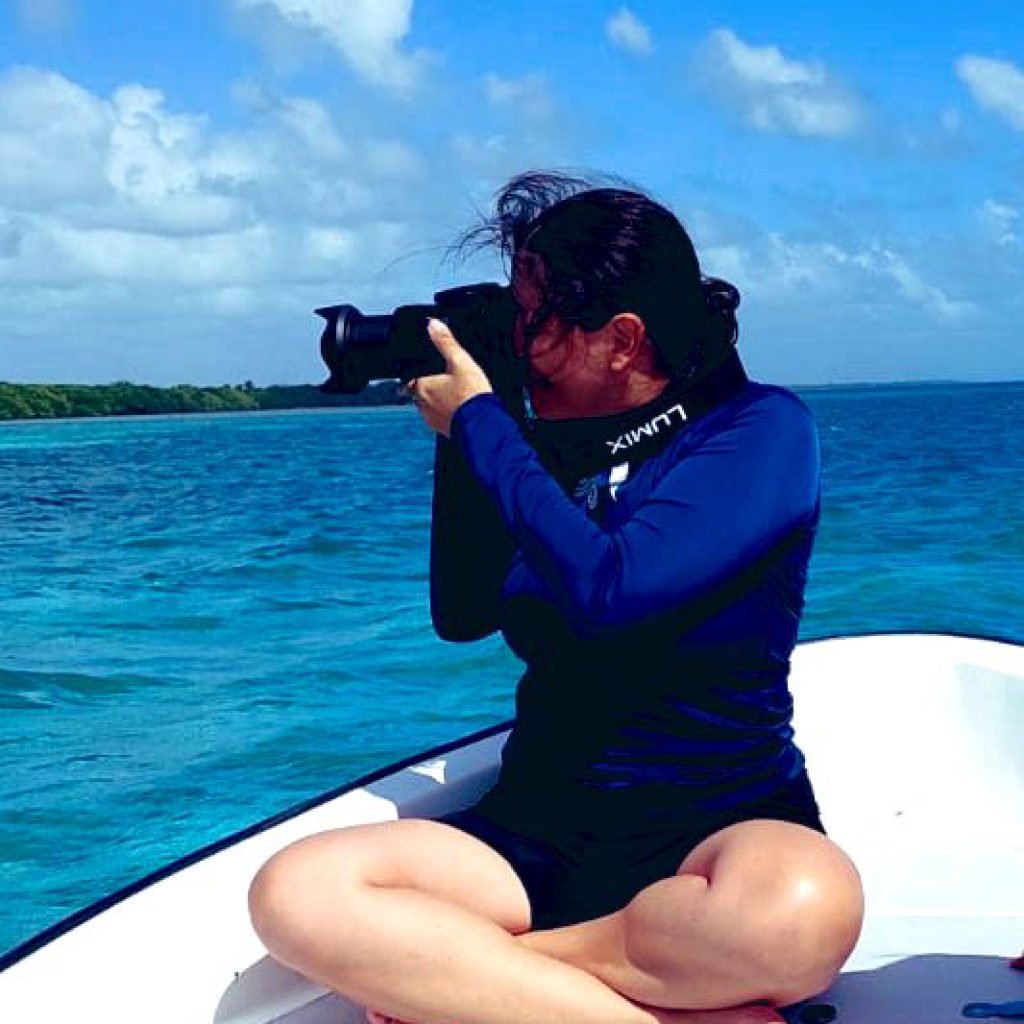 Son apenas las ocho de la mañana y nuestra embarcación de investigación sale de Punta Allen para un monitoreo de observación de mamíferos marinos. No llevamos ni diez minutos de recorrido y ya encontramos la primera sorpresa.