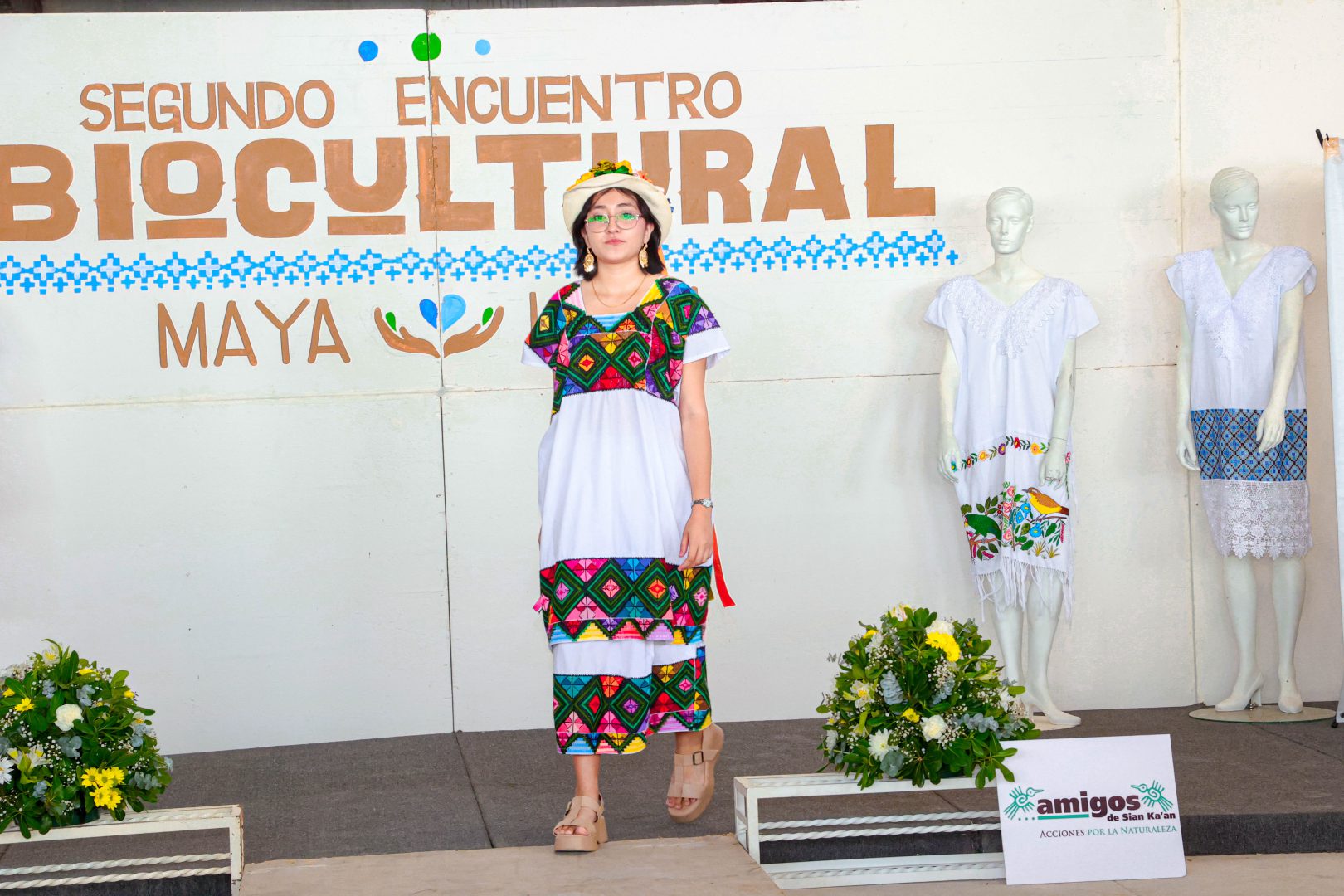 De manera exitosa, se llevó a cabo la segunda edición del “Encuentro Biocultural Maya Ka’an” en Felipe Carrillo Puerto en donde se reunieron artesanos, productores, empresas y grupos de turismo comunitario provenientes de 22 comunidades de Felipe Carrillo Puerto, José María Morelos y de la comunidad de Punta Allen, Tulum. 