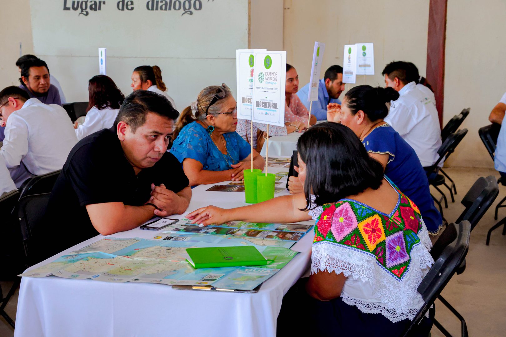 De manera exitosa, se llevó a cabo la segunda edición del “Encuentro Biocultural Maya Ka’an” en Felipe Carrillo Puerto en donde se reunieron artesanos, productores, empresas y grupos de turismo comunitario provenientes de 22 comunidades de Felipe Carrillo Puerto, José María Morelos y de la comunidad de Punta Allen, Tulum. 