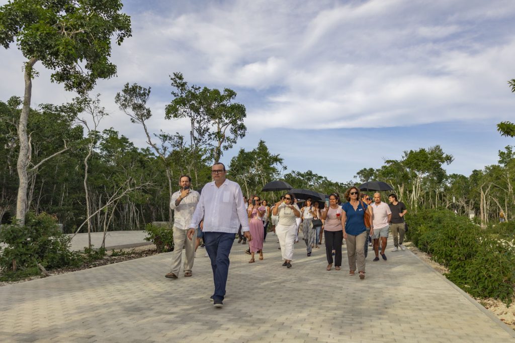 En el mes de septiembre del 2023 se vivió una de las mejores experiencias que se ha tenido en Aztro Desarrollos Inmobiliarios, con gran dicha y orgullo se entregó a sus socios inversionistas el gran desarrollo habitacional Kalma Tulum.