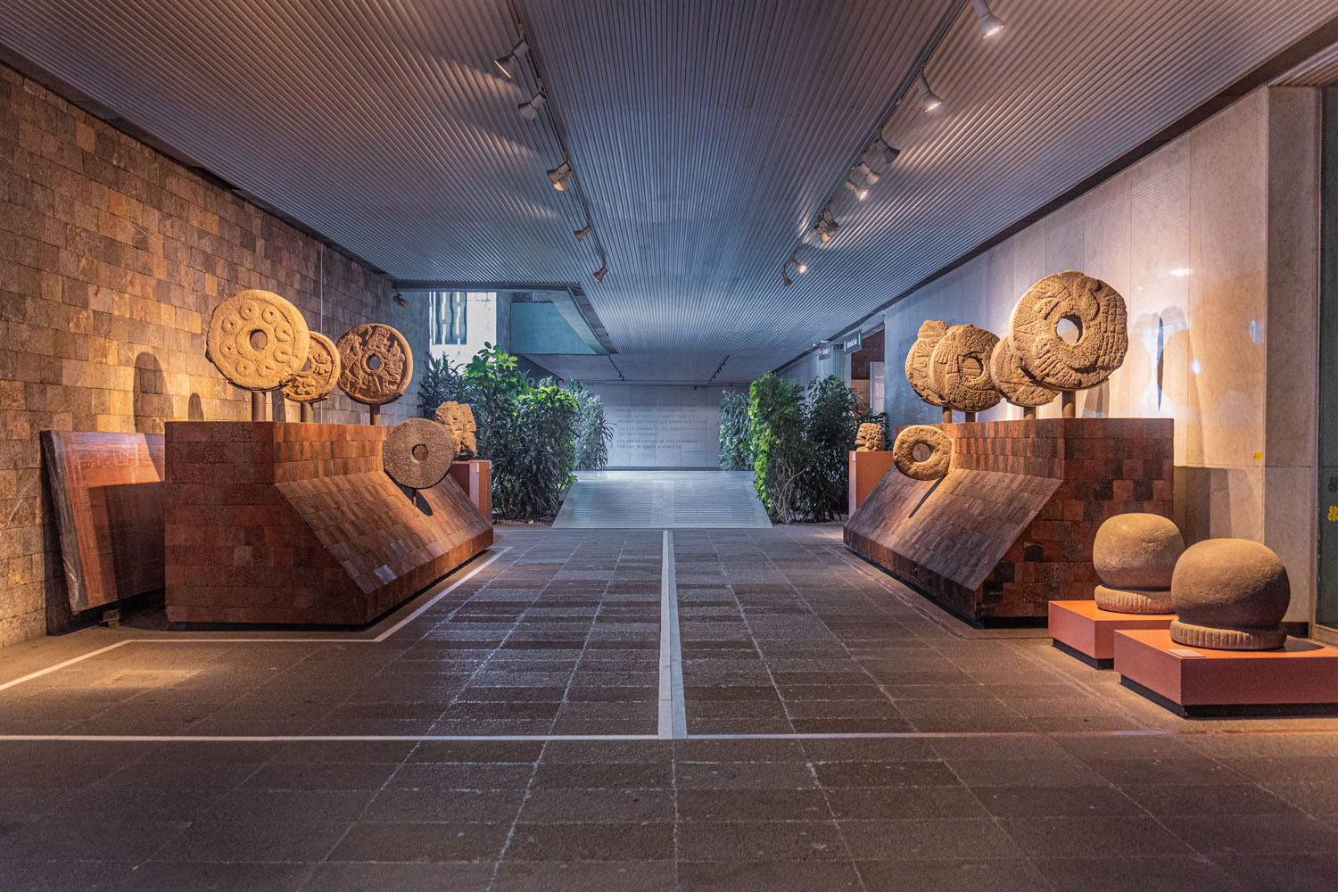 Entre los espacios museísticos más importantes de México se encuentra el Museo Nacional de Antropología, institución que forma parte del Instituto Nacional de Antropología e Historia. El origen de sus colecciones data del año de 1825 cuando el entonces emperador Agustín Iturbide lo crea como parte de las políticas de la nación mexicana.