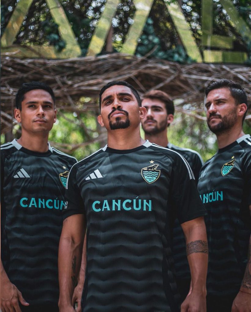 Se llevó a cabo la fusión entre Cancún Fútbol Club, Adidas y Culto Fútbol (línea de productos deportivos), la noche del sábado 20 de julio en el estadio “Andrés Quintana Roo”, donde se presentó el nuevo uniforme propiciado por Adidas para el equipo Iguanas, que lo utilizará durante la temporada 2024-2025 como prueba de esta gran colaboración. 