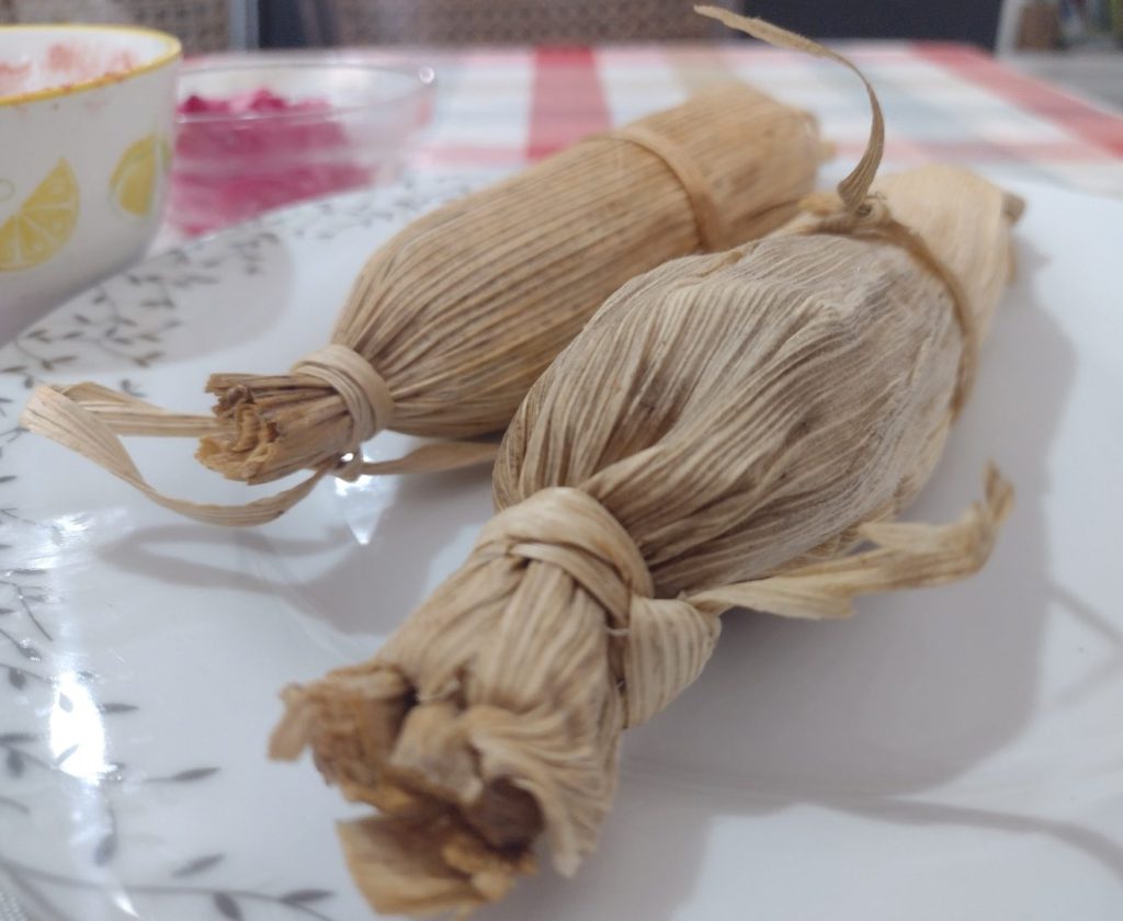 Pese a las coincidencias culinarias entre los estados peninsulares de Yucatán, Quintana Roo y Campeche, este último cuenta con platillos propios que lo distinguen de sus vecinos, tal es el caso del “jorochito de cazón”, un tamalito netamente campechano, según expertos.