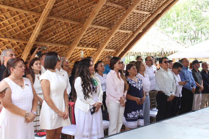 En las impresionantes instalaciones del Hotel Tren Maya, se llevó a cabo la toma de protesta del nuevo comité directivo de AMPI Tulum, encabezado por el Lic. Mario San Miguel Herrera. Esta nueva presidencia marca el inicio de una etapa renovada y comprometida con el crecimiento ordenado y la responsabilidad social del sector inmobiliario en la región.