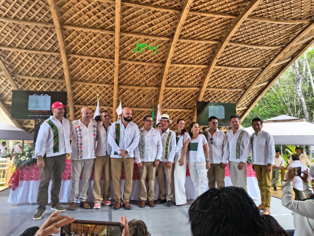 En las impresionantes instalaciones del Hotel Tren Maya, se llevó a cabo la toma de protesta del nuevo comité directivo de AMPI Tulum, encabezado por el Lic. Mario San Miguel Herrera. Esta nueva presidencia marca el inicio de una etapa renovada y comprometida con el crecimiento ordenado y la responsabilidad social del sector inmobiliario en la región.