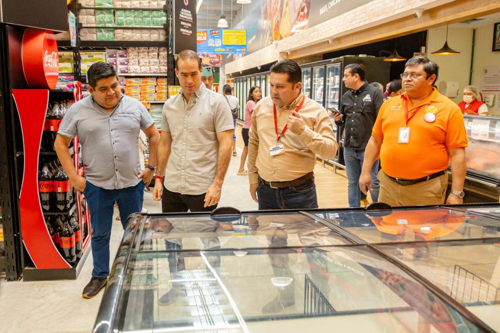 El jueves 14 de agosto, la cadena Súper Aki celebró la apertura de su tienda número 52 en la Península de Yucatán y la segunda en Tulum, reafirmando su compromiso con el crecimiento económico y la atención a la comunidad local.