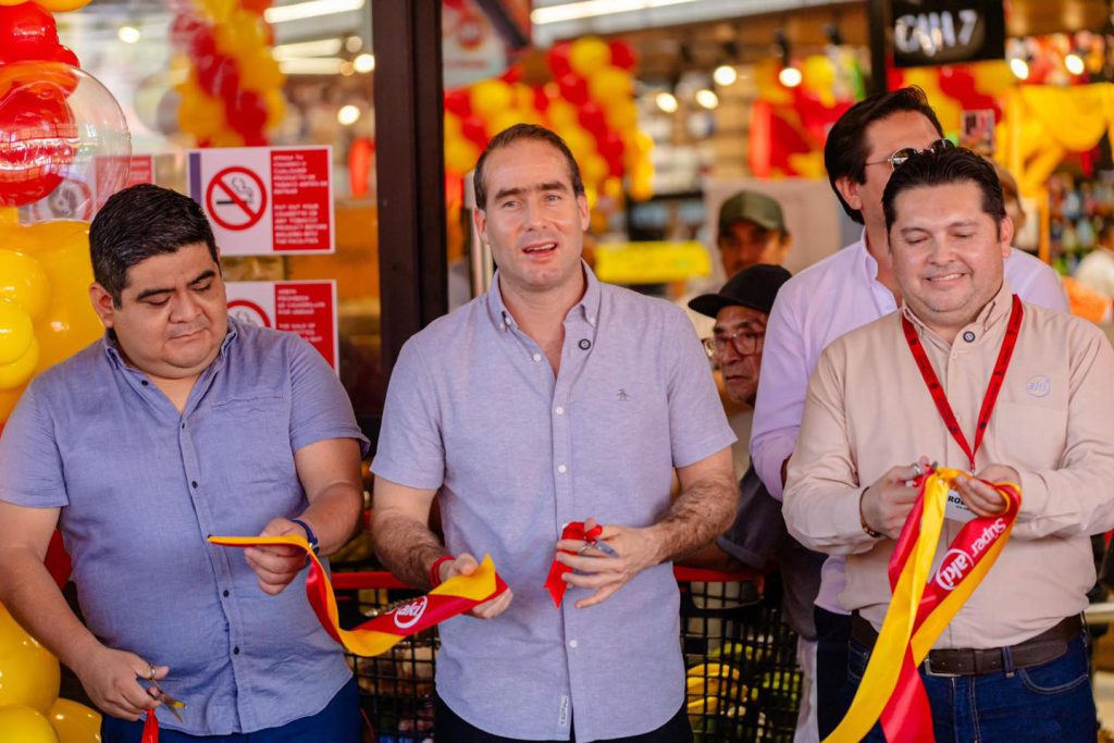 El jueves 14 de agosto, la cadena Súper Aki celebró la apertura de su tienda número 52 en la Península de Yucatán y la segunda en Tulum, reafirmando su compromiso con el crecimiento económico y la atención a la comunidad local.