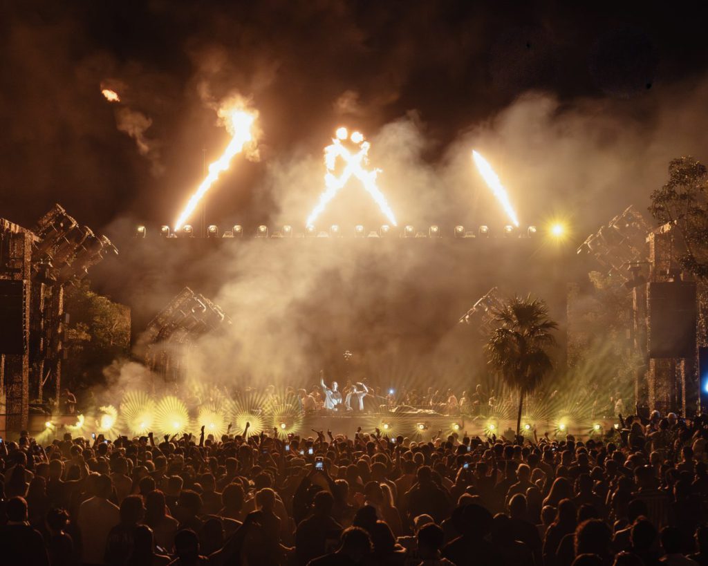 Zamna Festival consolida su propuesta artística en Tulum y atrae más de 120,000 viajeros de turismo musical - Hola Tulum La propuesta artística del Festival Zamna para este 2026 se centra en la música electrónica global, ofreciendo una experiencia inmersiva que fusiona sonidos de vanguardia con la belleza natural de la selva y el Caribe maya de Tulum.